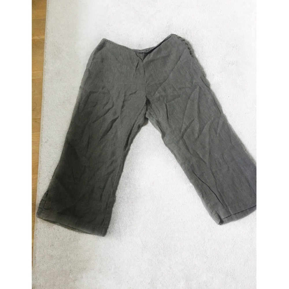 Off grey capris